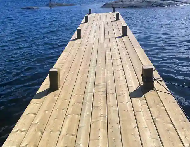 Vackra bryggor i Stockholms Skärgård Sjöstruktur bygger Sjönära med hög kvalitet